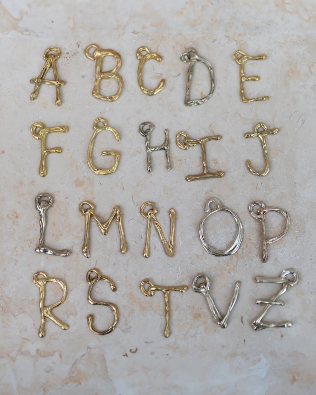 Gotas Initial Necklace
