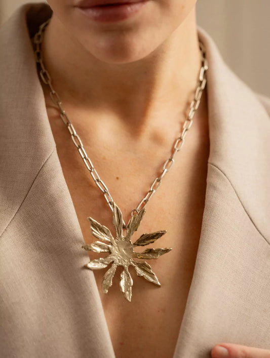 Flor Necklace